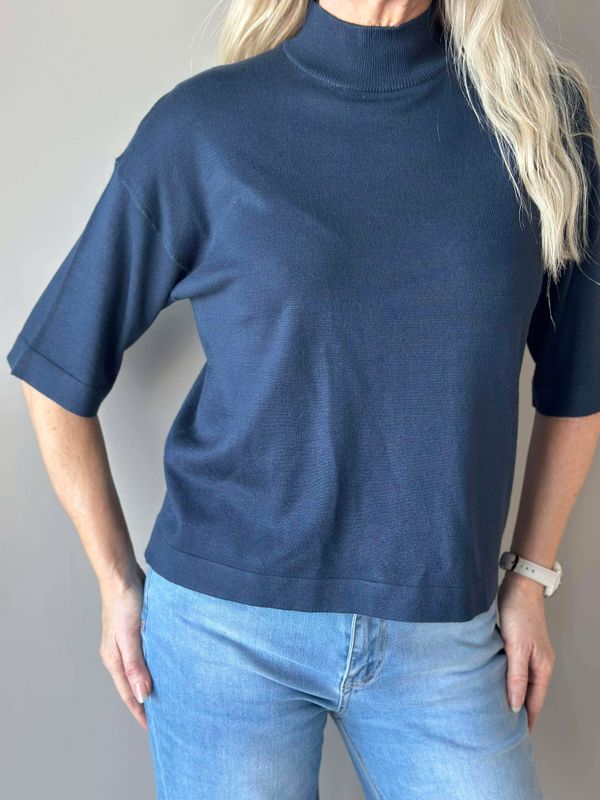 Ema Genser Navy
