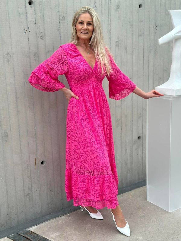 Yasmin Kjole Lang Rosa