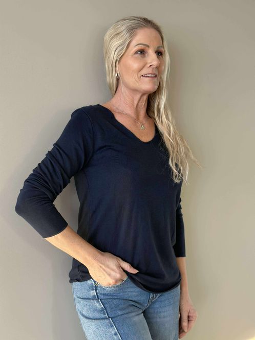 Hovedbilde Trude Genser Marine Blå