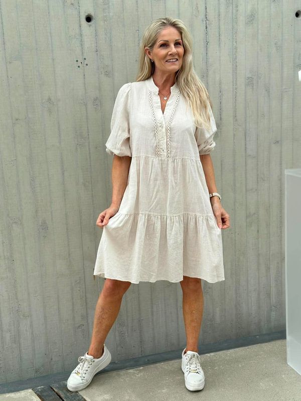 Pia Kjole Beige