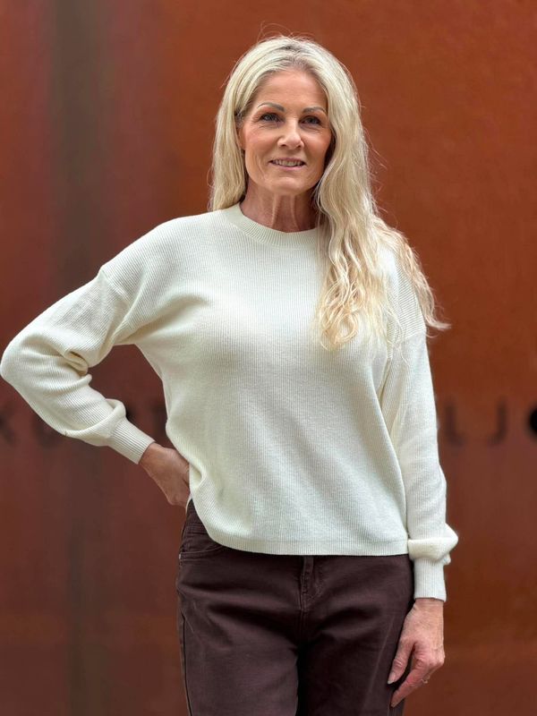 Nira Genser Hvit