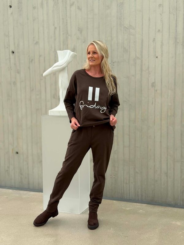 Friday Joggedress Brun