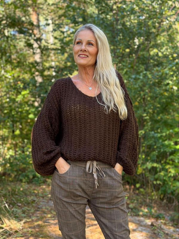 Niva Genser Brun