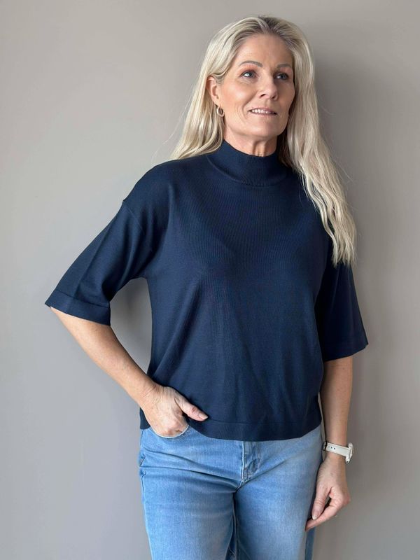Ema Genser Navy